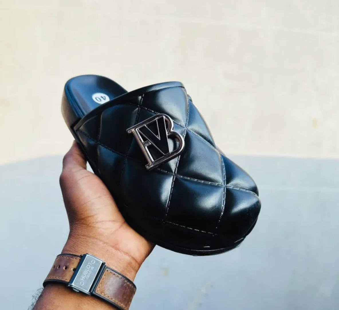 New Arrival Louis Vuitton Clogs Opens men Sandals Men's Summer New Sandals and Slippers Men's Sandals Adult Beach Open Shoes Non-slip Sandals


Sizes (40,41,42,43,44,45)