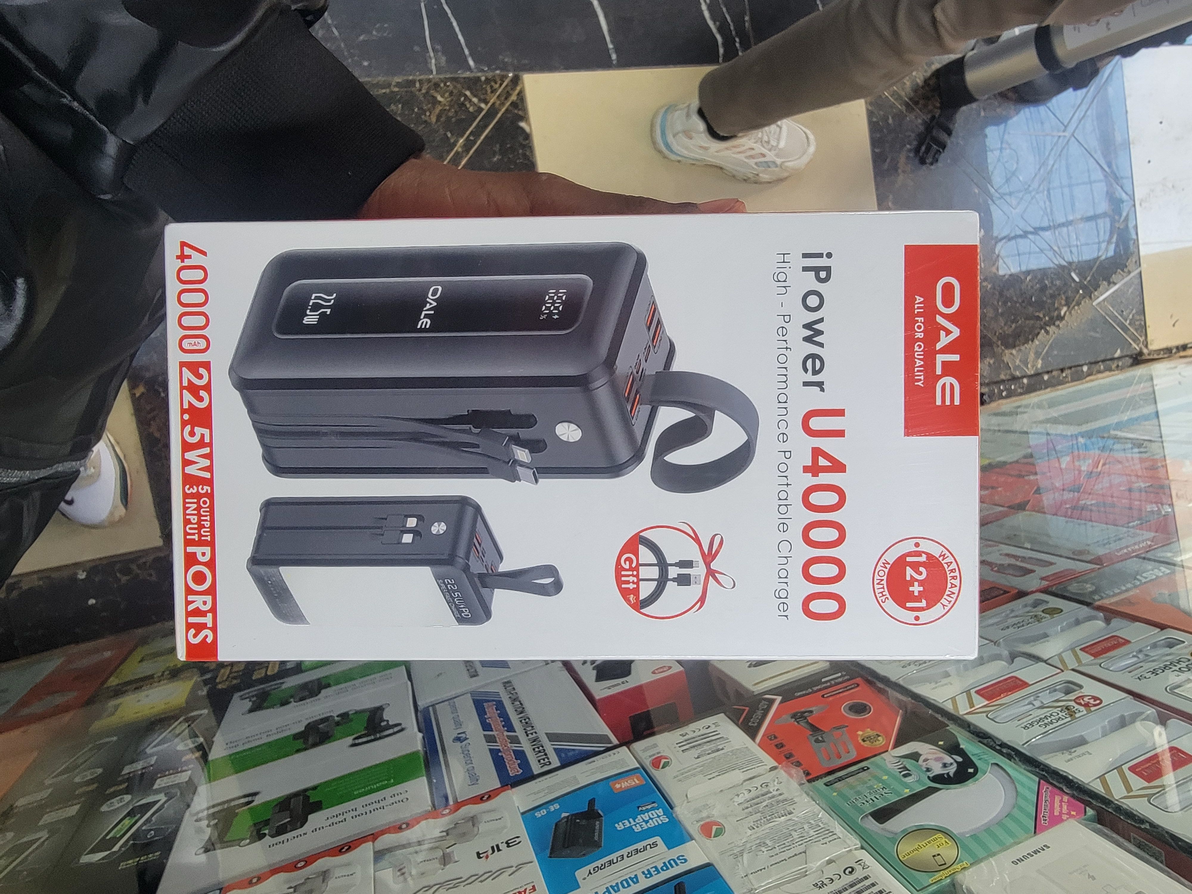 OALE power bank, iPower U40000 powerbank, 40000mAh power bank Kenya, big power bank Kenya, fast charging powerbank 22.5W, multi output power bank, power bank with built in cables, Type-C power bank