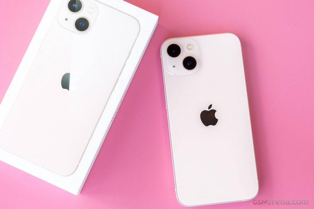 Apple iPhone 13 (Factory Unlocked) – 5G, A15 Bionic, Dual 12MP Camera, 6.1” Super Retina XDR Display