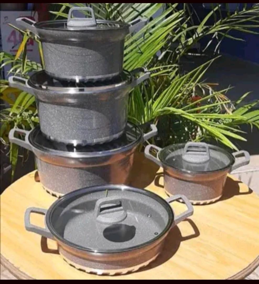 【 Promotion】✨ Bosch 10PCS Granite Nonstick Cookware Set 🍳 Premium Cooking Pots with Glass Lids (Various Sizes) – Durable, Stylish & Easy to Clean 🧽 Perfect for Everyday Use! 🍲🔥