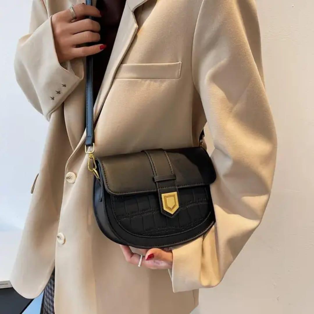Hawaii Moonbag – Stylish Shoulder & Crossbody Bag