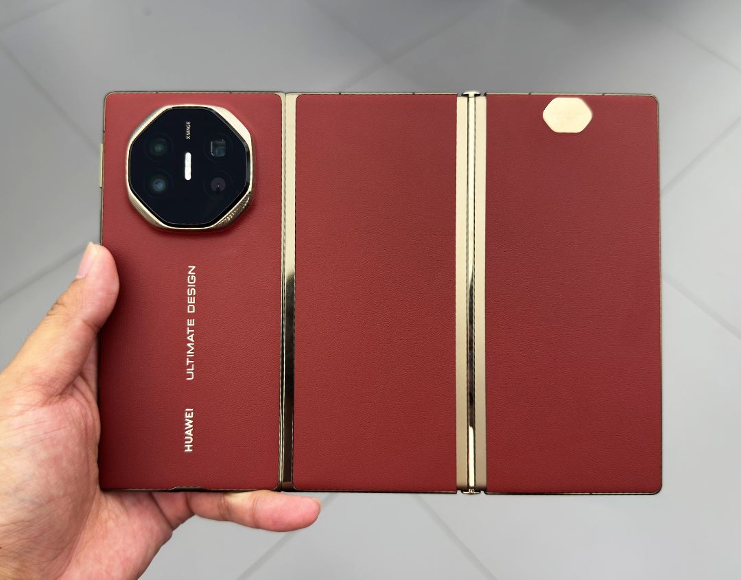 Brand New Huawei Mate XT Ultimate design, 16+512GB/ 16+1TB super device phone, the only tri-fold phone in the world