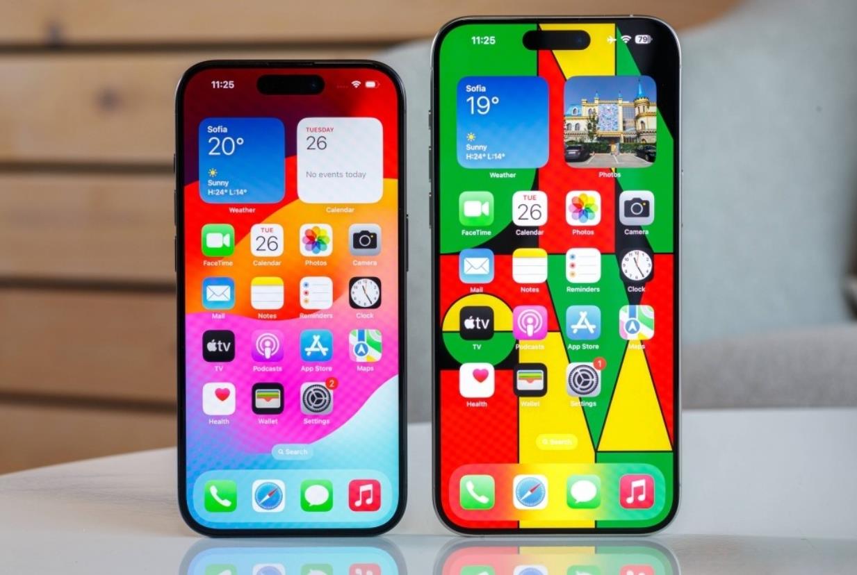 iPhone 15 Pro original refurbished dual sim phone, original color choices, with 128GB/256GB/512GB at wholesale prices, with Free stylish phone case as gift.