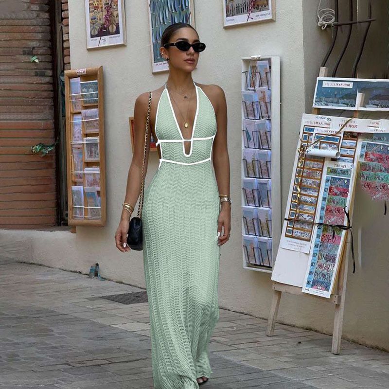 Europe and America's new women's fashion elegant contrast V-neck hanging neck lace backless knit long dress is suitable for daily leisure and holiday parties.