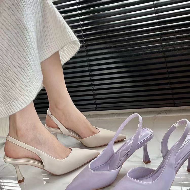 New women's shoes in summer are fashionable, pointy and single shoes, and high-heeled sandals at the back of Baotou are suitable for daily leisure, commuting and dating banquets.