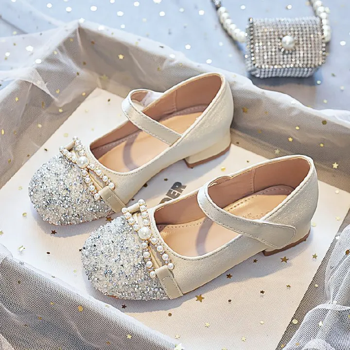 New girls' shoes Princess shoes sequined soft-soled performance shoes with dress shoes are suitable for birthday parties, school Christmas parties and banquets.