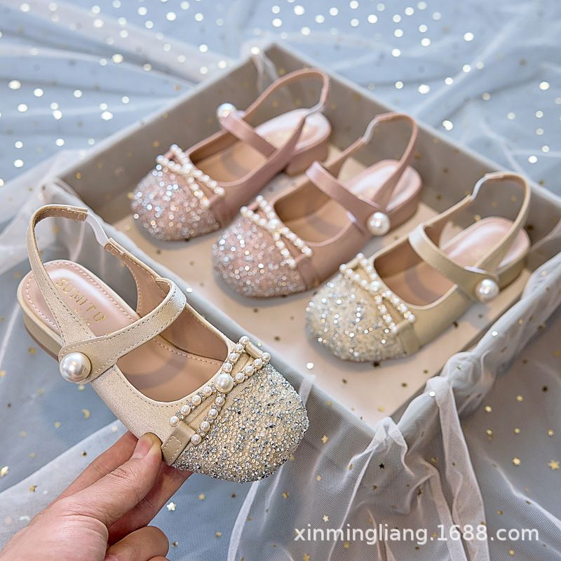 New girls' shoes, high-heeled princess shoes, children's leather shoes with dresses, little girl Mary Jane's fashion sandals are suitable for birthday parties, school Christmas parties and banquets.