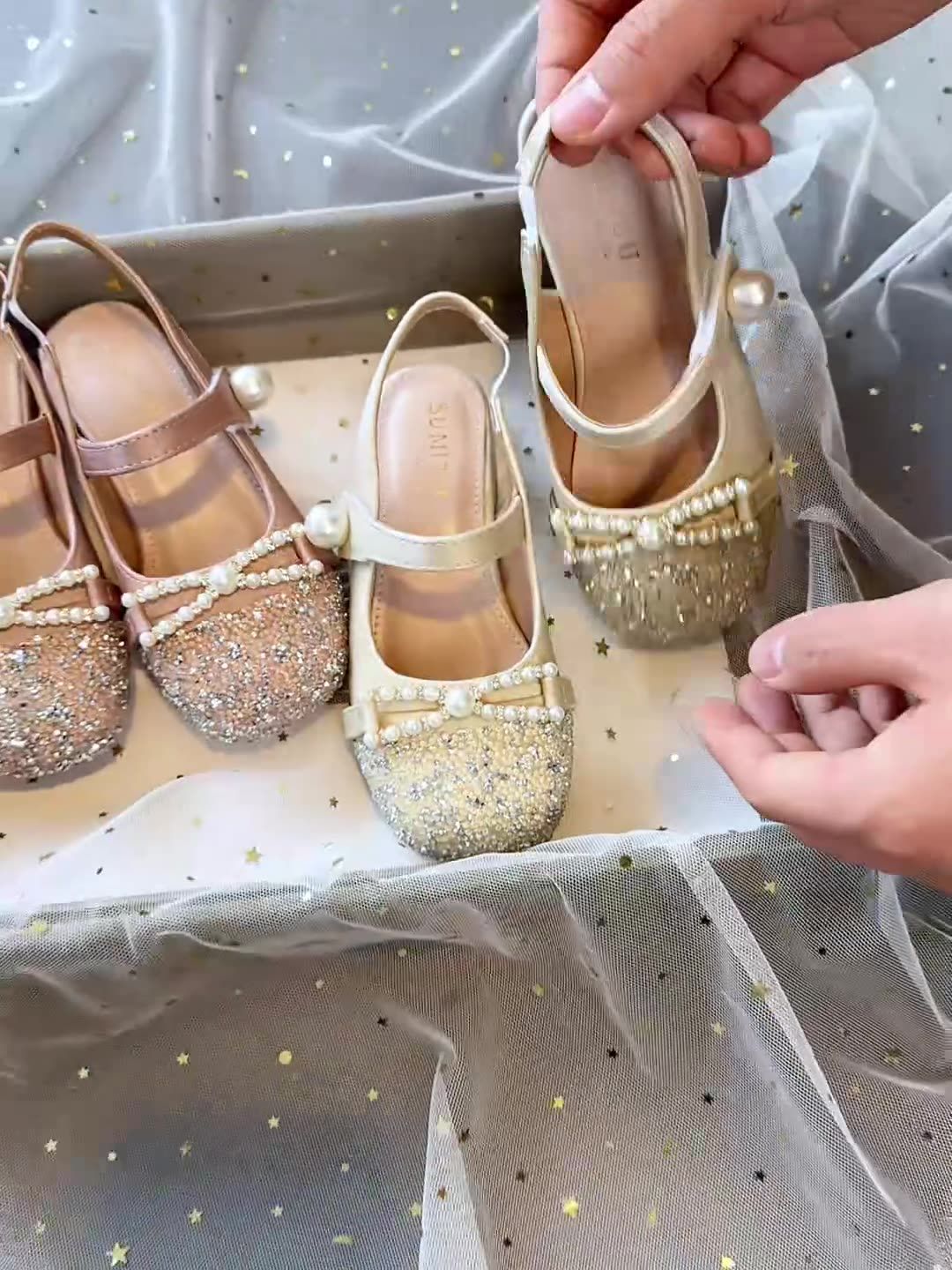 New girls' shoes, high-heeled princess shoes, children's leather shoes with dresses, little girl Mary Jane's fashion sandals are suitable for birthday parties, school Christmas parties and banquets.
