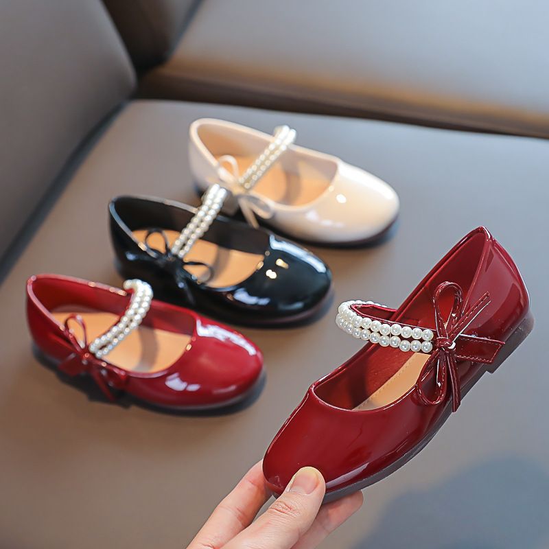 New girls' shoes, princess shoes, children's leather shoes with dresses, flat shoes and bean shoes are suitable for birthday parties, school Christmas parties and banquets.