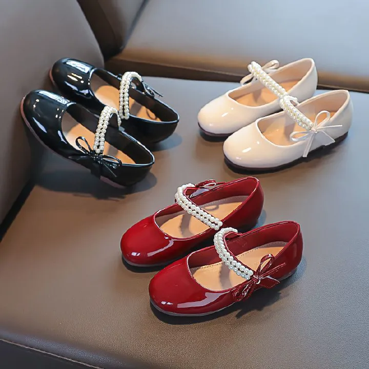 New girls' shoes, princess shoes, children's leather shoes with dresses, flat shoes and bean shoes are suitable for birthday parties, school Christmas parties and banquets.