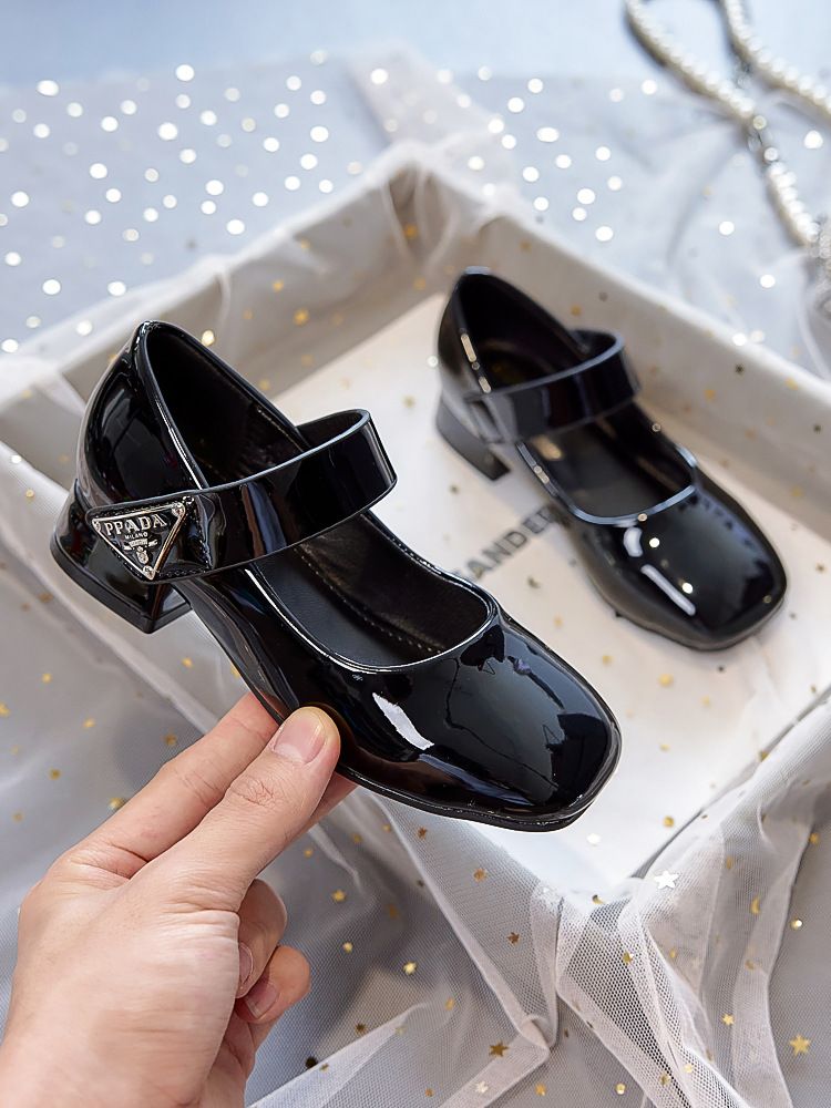 New girls' shoes, Princess shoes, solid color children's high-heeled shoes and dress shoes are suitable for birthday parties, school Christmas parties and banquets.