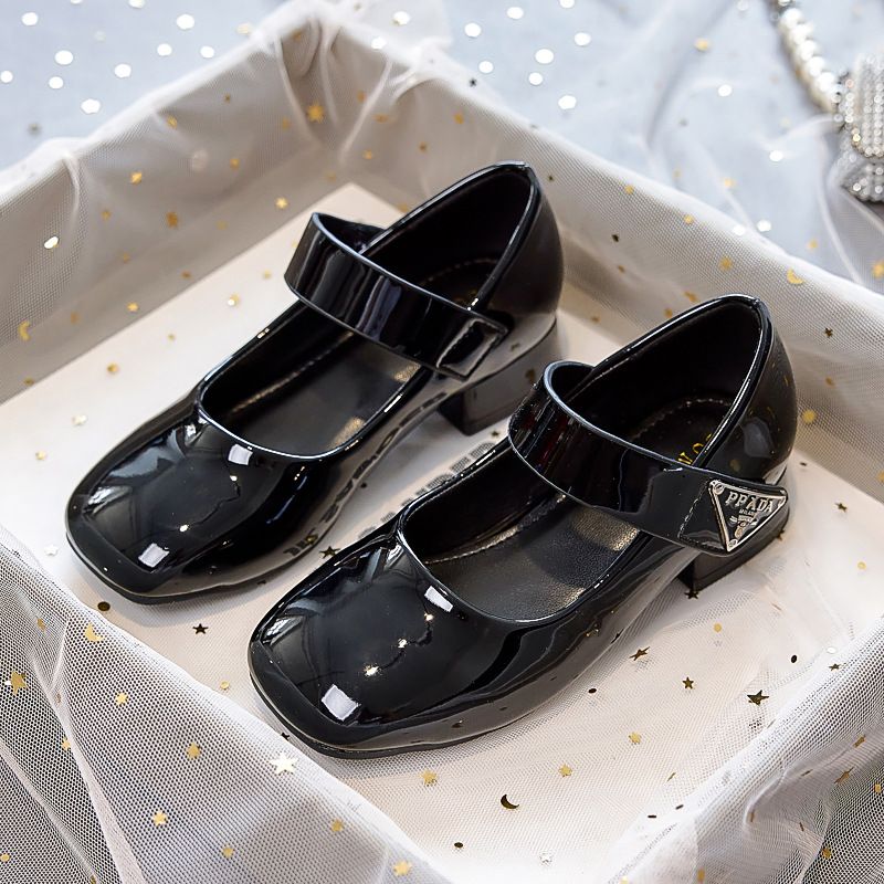 New girls' shoes, Princess shoes, solid color children's high-heeled shoes and dress shoes are suitable for birthday parties, school Christmas parties and banquets.