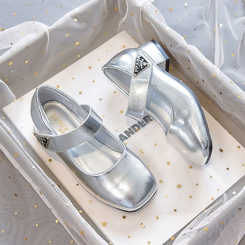 New girls' shoes, Princess shoes, solid color children's high-heeled shoes and dress shoes are suitable for birthday parties, school Christmas parties and banquets.