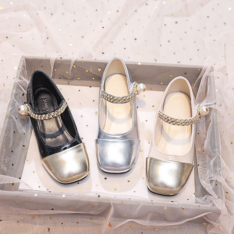 New girls' shoes, Princess shoes with dresses, shoes with shallow mouth and round head, retro small leather shoes are suitable for birthday parties, school Christmas parties and banquets.