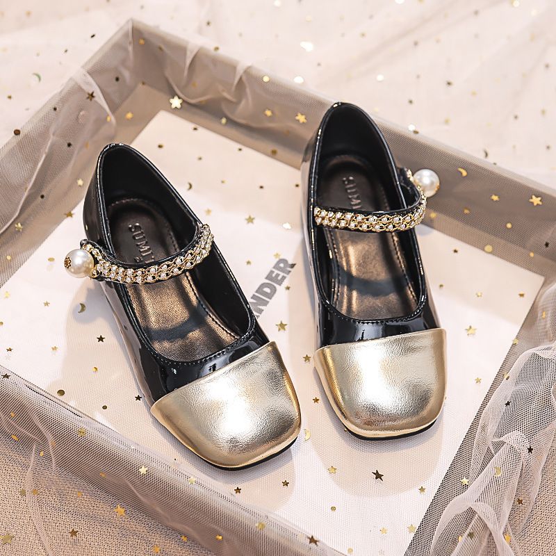 New girls' shoes, Princess shoes with dresses, shoes with shallow mouth and round head, retro small leather shoes are suitable for birthday parties, school Christmas parties and banquets.