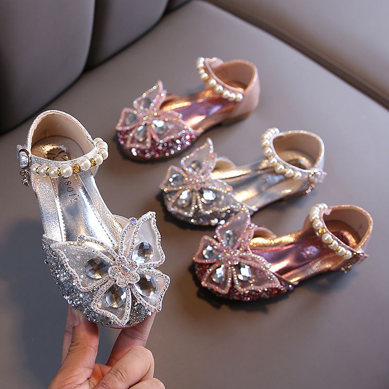 New girls' shoes Princess shoes bow rhinestone girls' sandals with dress shoes are suitable for daily casual birthday party, school Christmas party and banquet performance.
