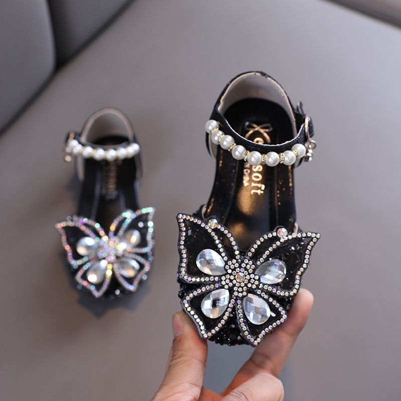 New girls' shoes Princess shoes bow rhinestone girls' sandals with dress shoes are suitable for daily casual birthday party, school Christmas party and banquet performance.