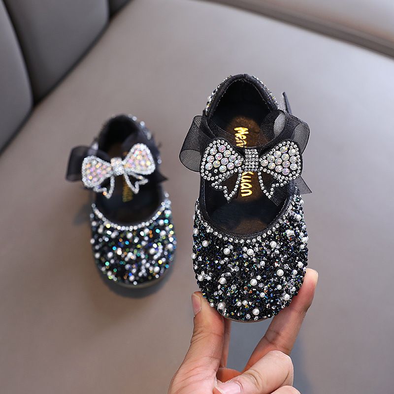 New girls' shoes Princess shoes bow sequined girls' sandals with dress shoes are suitable for daily casual birthday parties, school Christmas parties and banquets.