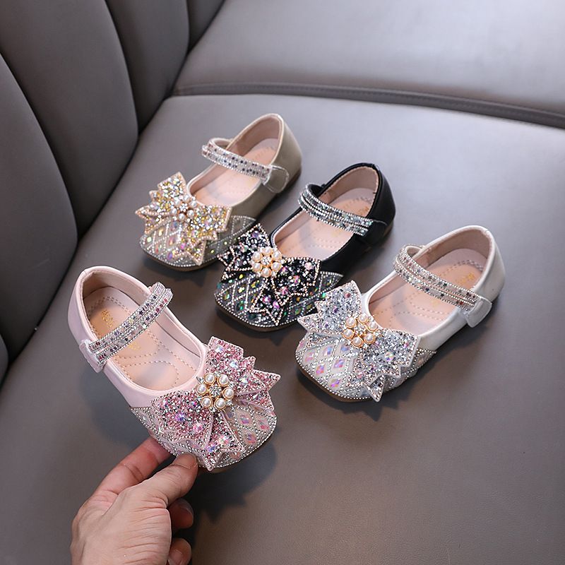 New girls' shoes, Princess shoes with dresses, single shoes and bows, Pearl girls' shoes are suitable for daily casual birthday parties, school Christmas parties and banquets.