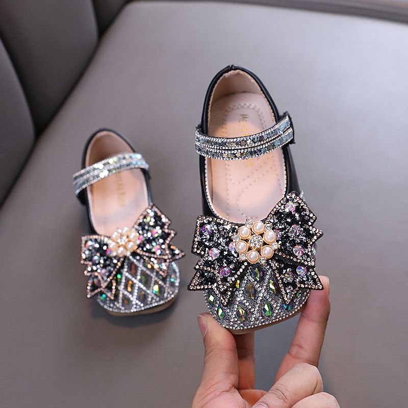 New girls' shoes, Princess shoes with dresses, single shoes and bows, Pearl girls' shoes are suitable for daily casual birthday parties, school Christmas parties and banquets.
