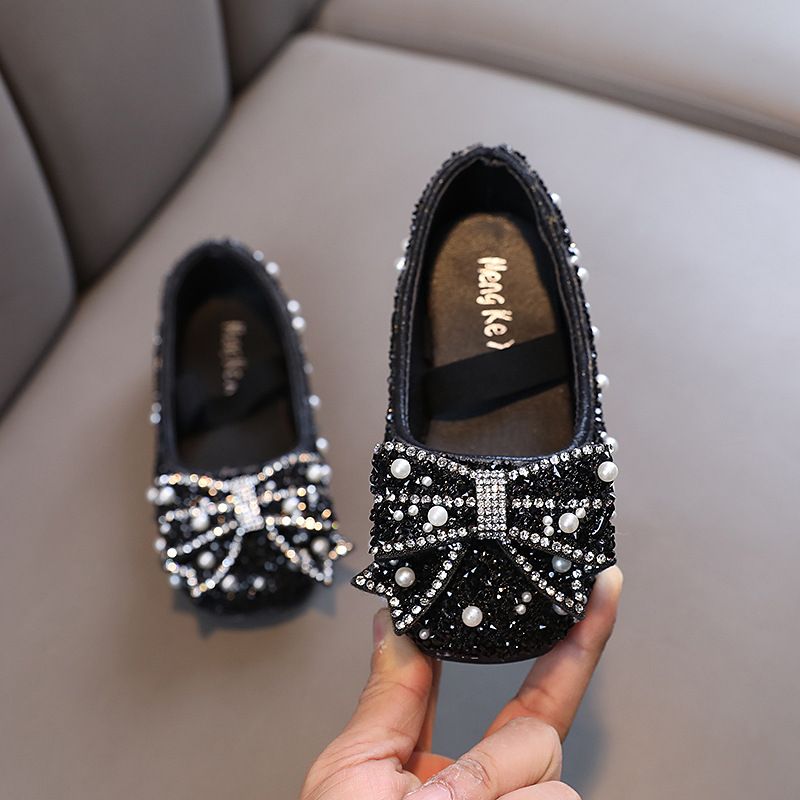 New girls' shoes Princess shoes with dresses sequins Pearl bow flat shoes are suitable for daily casual birthday parties, school Christmas parties and banquets.
