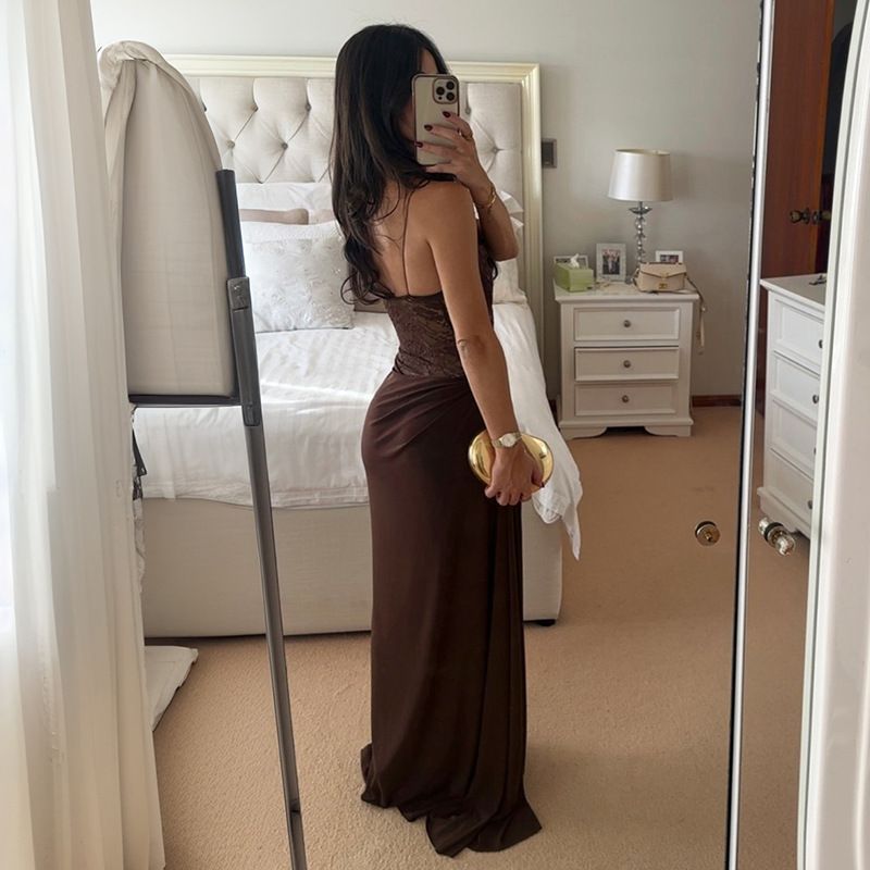 New women's dresses in summer are solid colors, sleeveless suspenders, lace and slim stitching. Long dresses are suitable for daily leisure commuting parties and dinners.