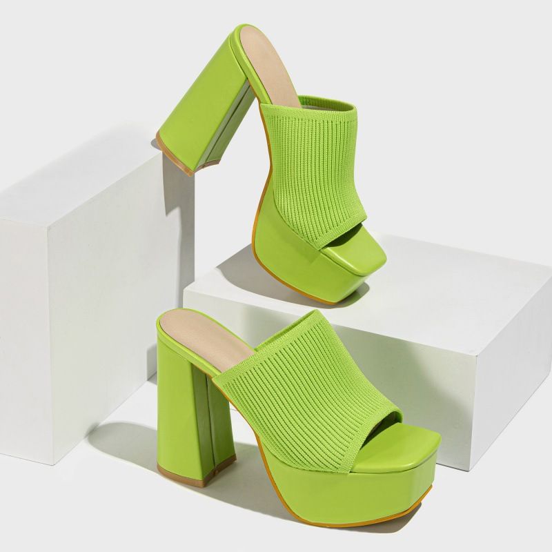 New women's shoes in summer are fashionable, solid color, knitted thick-heeled, high-heeled sandals and slippers, and fishmouth sandals are suitable for daily leisure commuting parties and banquets.