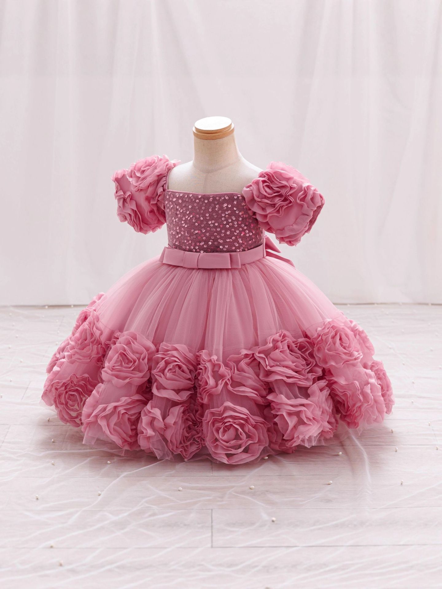Summer new girl dress short sleeve square collar flower gauze fluffy skirt Princess dress is suitable for birthday party school Christmas party banquet dress costume.