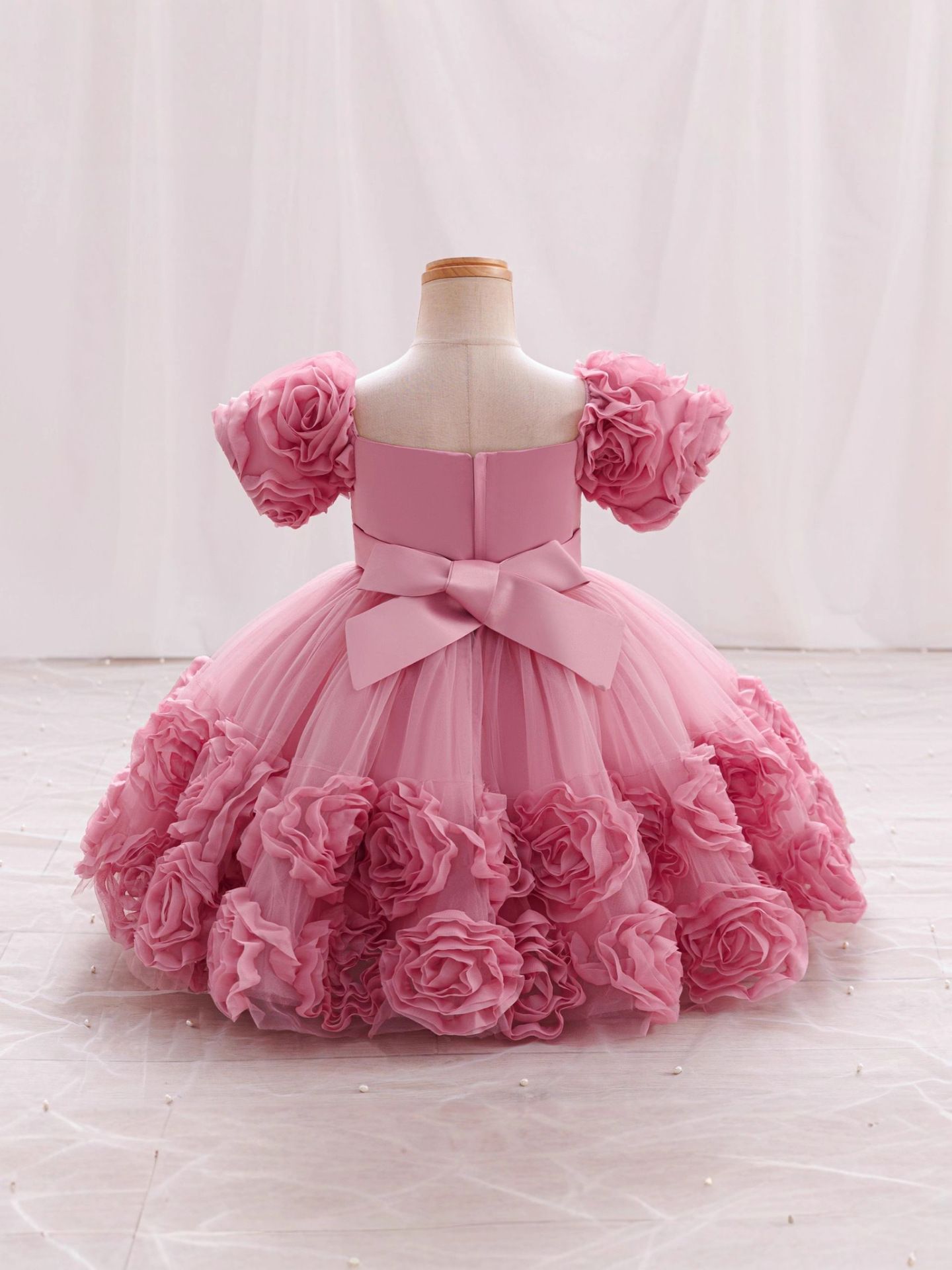 Summer new girl dress short sleeve square collar flower gauze fluffy skirt Princess dress is suitable for birthday party school Christmas party banquet dress costume.