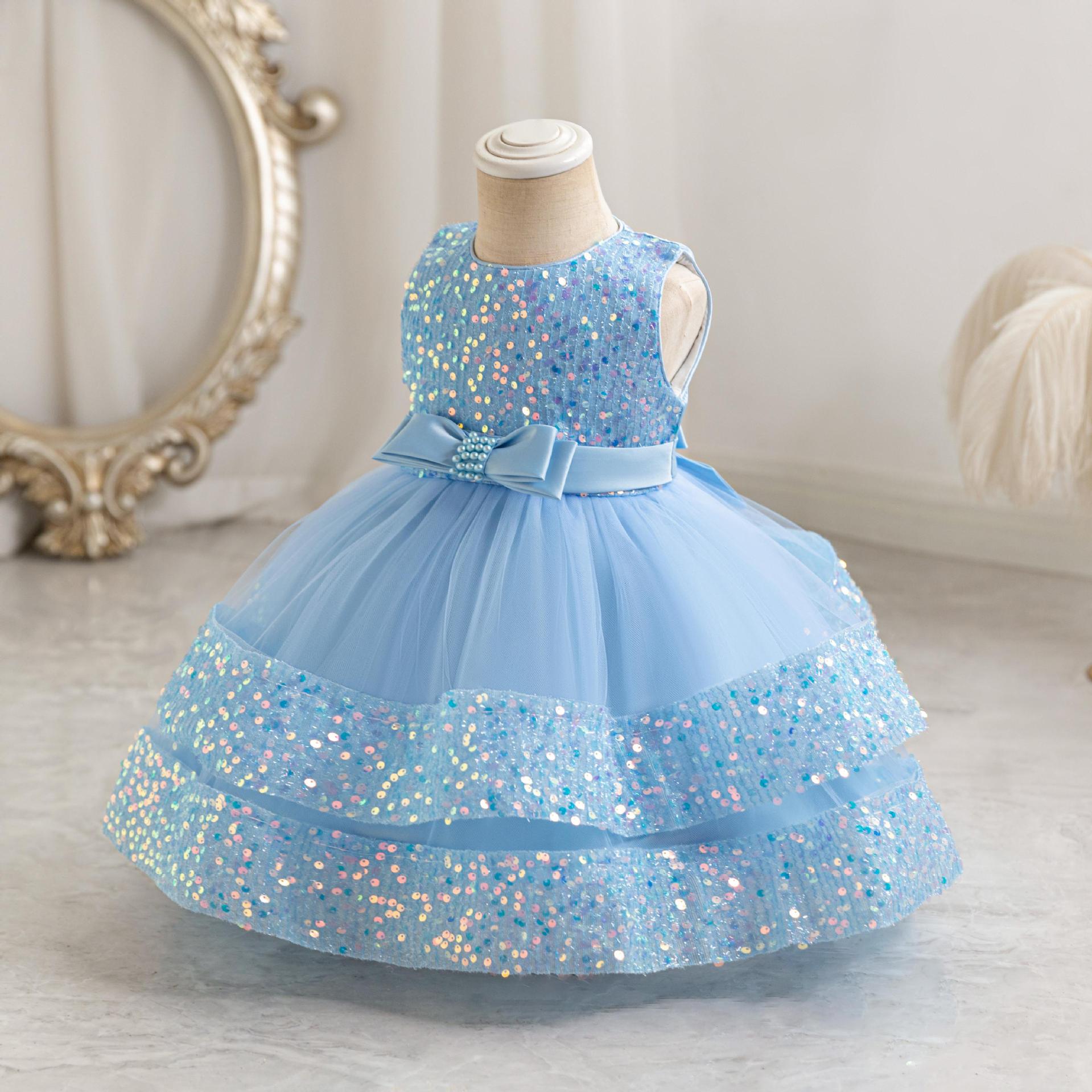 New girls' dresses in summer are sleeveless round neck sequins beaded bows, gauze fluffy skirts, princess dresses, birthday parties, school Christmas party dinner dresses and costumes.