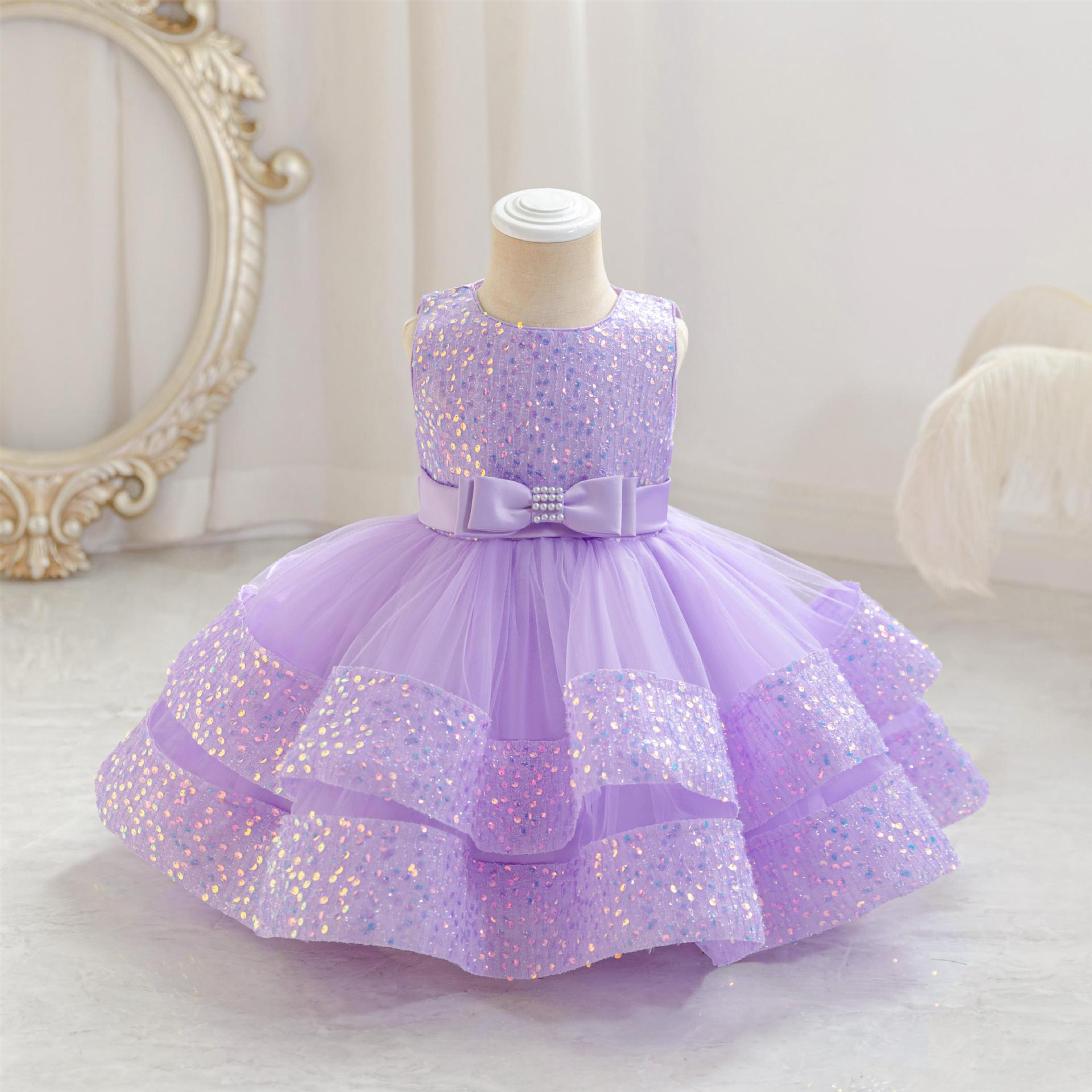 New girls' dresses in summer are sleeveless round neck sequins beaded bows, gauze fluffy skirts, princess dresses, birthday parties, school Christmas party dinner dresses and costumes.