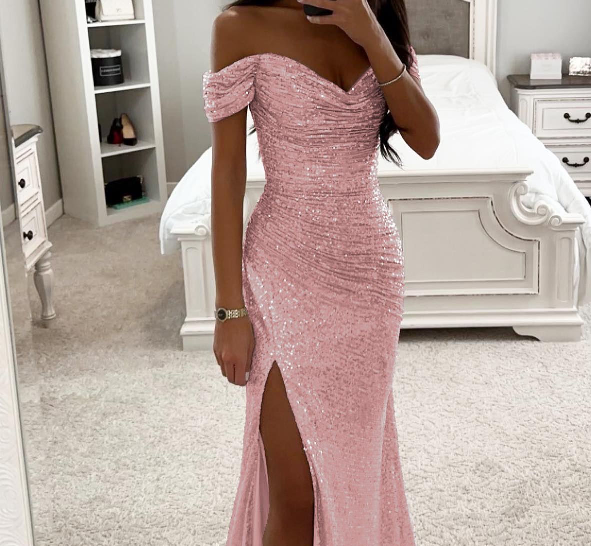 New women's dresses in summer are fashionable, solid color, sleeveless and strapless, and sequined long dresses are suitable for daily leisure party dinner dresses.