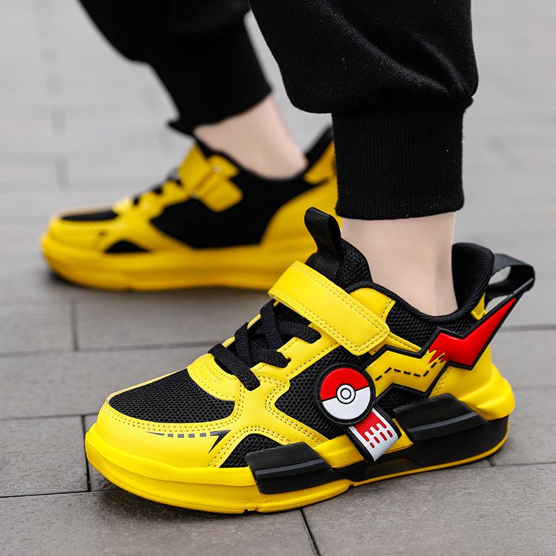 New boys' sports shoes are light, breathable and non-slip hook and loop cartoon mesh children's running shoes are suitable for daily leisure sports and outdoor running training.