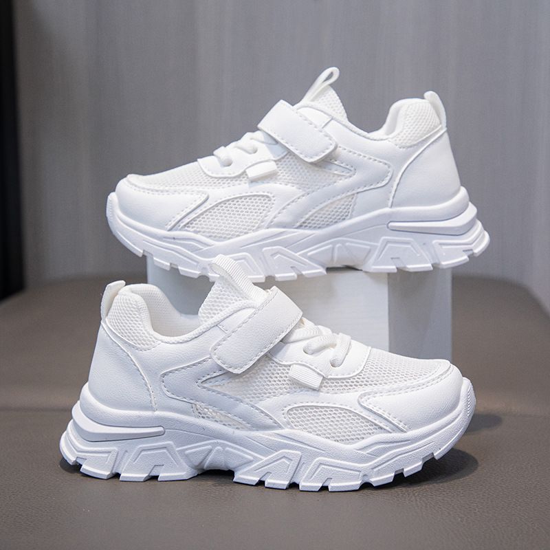 In summer, the new boys' sports shoes are light, breathable and non-slip. hook and loop mesh soft-soled children's running shoes are suitable for daily leisure sports and outdoor running training.