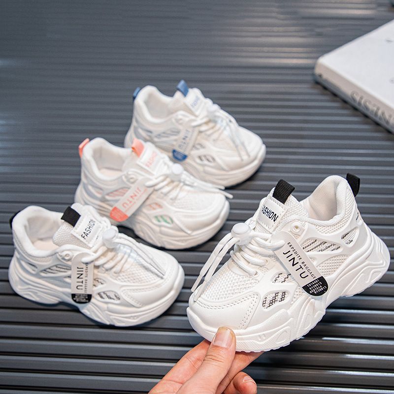 Summer new girls' sports shoes lightweight mesh breathable non-slip lace-up soft-soled children's old shoes running shoes are suitable for daily leisure sports outdoor running training.