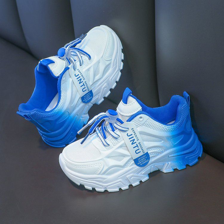 The new girls' sports shoes are light, breathable, non-slip lace-up and soft-soled. Old boys' running shoes are suitable for daily leisure sports and outdoor running training.