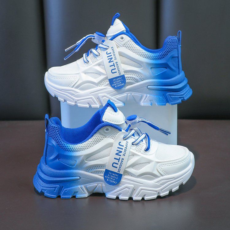 The new girls' sports shoes are light, breathable, non-slip lace-up and soft-soled. Old boys' running shoes are suitable for daily leisure sports and outdoor running training.