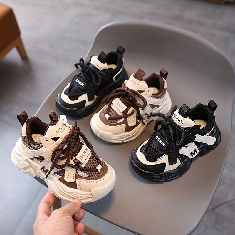 New children's sports shoes lightweight breathable mesh lace-up non-slip soft-soled old man shoes boys and girls running shoes suitable for daily leisure sports outdoor running training wear.