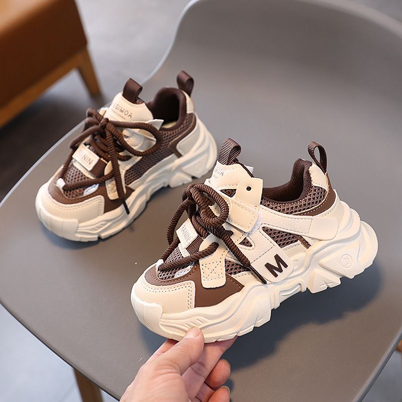 New children's sports shoes lightweight breathable mesh lace-up non-slip soft-soled old man shoes boys and girls running shoes suitable for daily leisure sports outdoor running training wear.