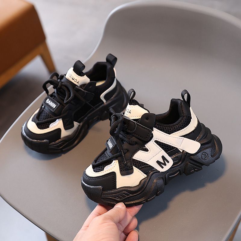 New children's sports shoes lightweight breathable mesh lace-up non-slip soft-soled old man shoes boys and girls running shoes suitable for daily leisure sports outdoor running training wear.