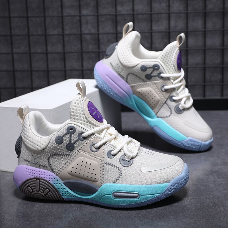 The new boys' sports shoes are light and breathable with non-slip and wear-resistant soft soles. Children's leisure running shoes are suitable for daily leisure sports and outdoor running training.