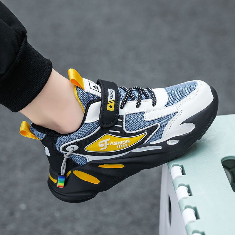 New boys' sports shoes mesh breathable non-slip soft-soled old daddy shoes children's running shoes are suitable for leisure outdoor sports running training.