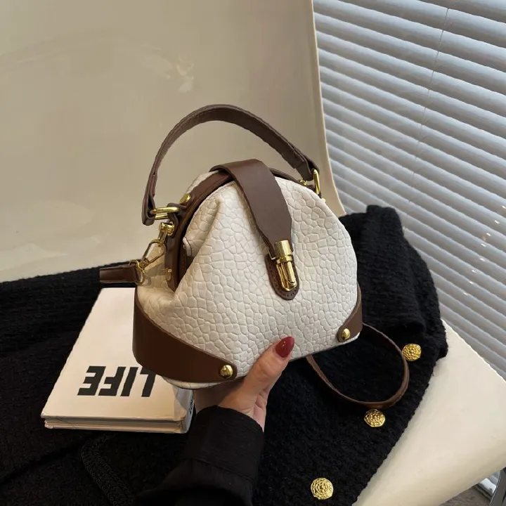 New handbag fashion color matching printed handbag Joker shoulder retro messenger bag mini bag suitable for daily leisure commuting party.