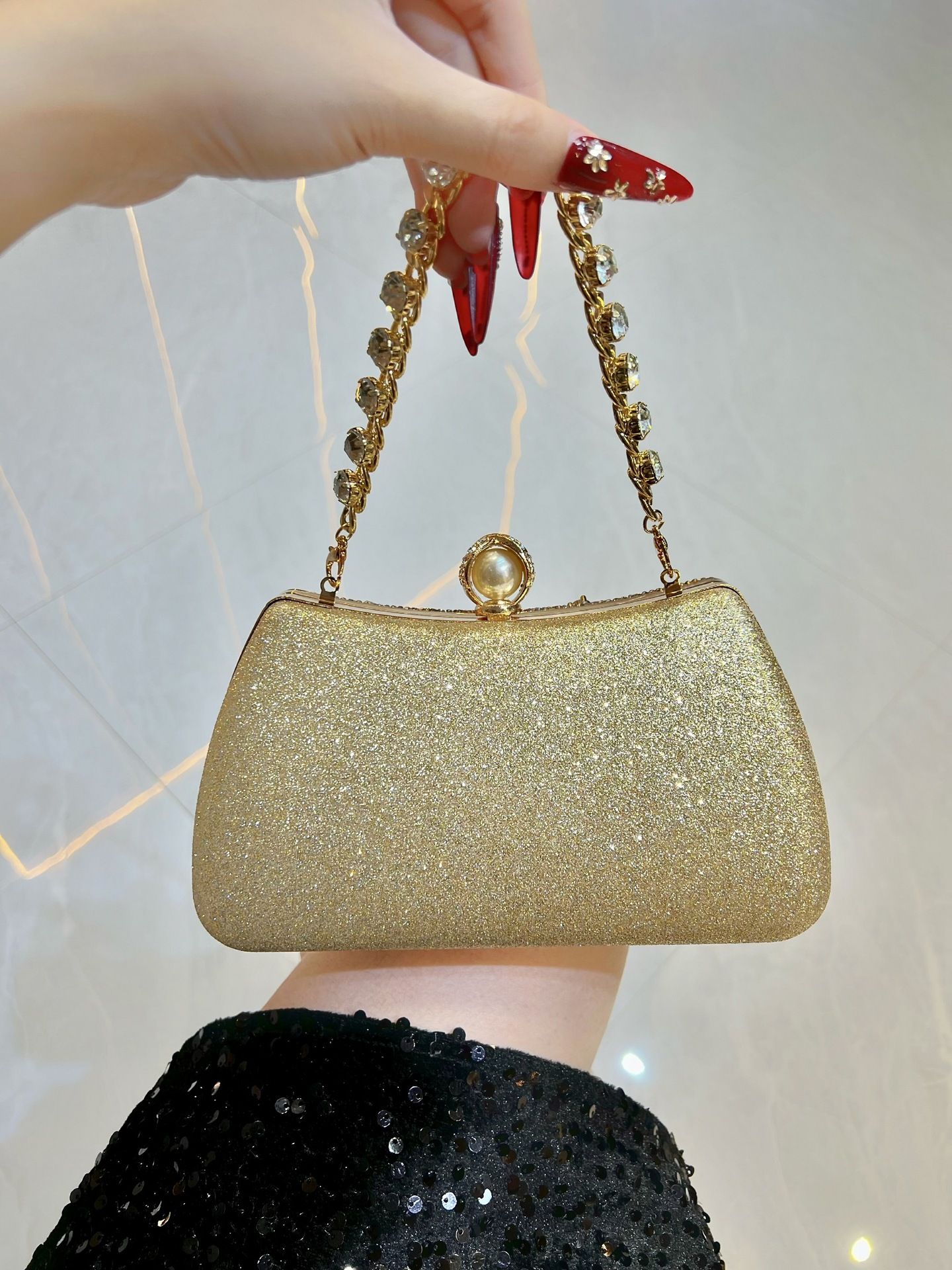 New handbag fashion diamond clutch chain shoulder messenger bag dinner bag box bag suitable for daily leisure commuting party dinner.