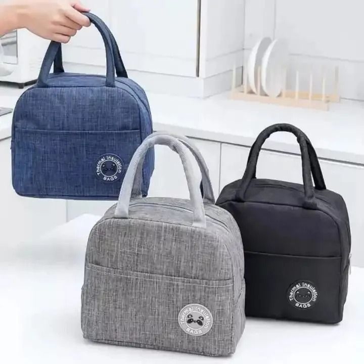 🖊️New Arrival❄️ 💐23x13x20cm "Designed by Cy" Insulated Food Bag Style meets function on the go! 🍱✨ 🧊 Keeps your food hot or cold for hours 👜 Compact yet spacious — perfect for lunch, snacks