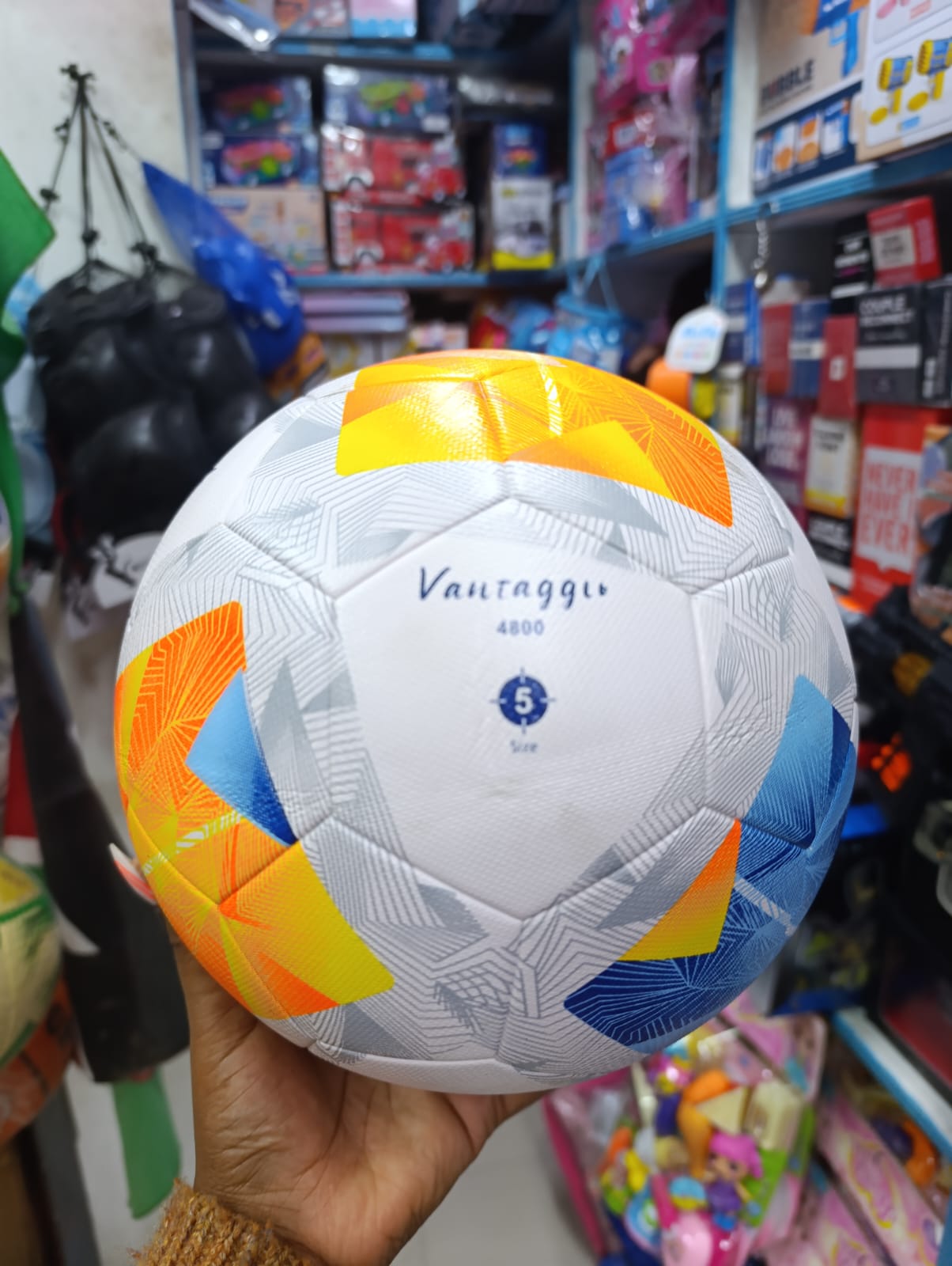 ✅️LALIGA PREMIER LEAGUE QUALITY ✅️Magnetic Football Leather Soccer Ball - Official Big Size 5.made with Finest Material for Utlimate Flight Stability and Durability.  It is thermal-stitched and perfec