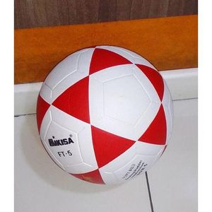 ✅️FIFA Quality Pro mark✅️LEATHER SOCCER BALL / SIZE 5 MIKASA FOOTBALL.Environmental protection TPU + EVA
Leather soft and hard moderate
Good wear resistance,resistant to kick
Long-term use can still m