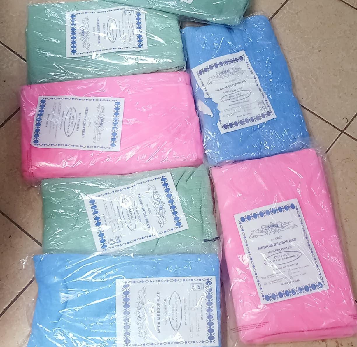 READLY AVAILLABLE🎇Fashion Quality Plain School Bedcover🦋Plain  cotton school bedcover
Available in pair 
High quality bedsheets 
Cotton 
Durable 
Reliable