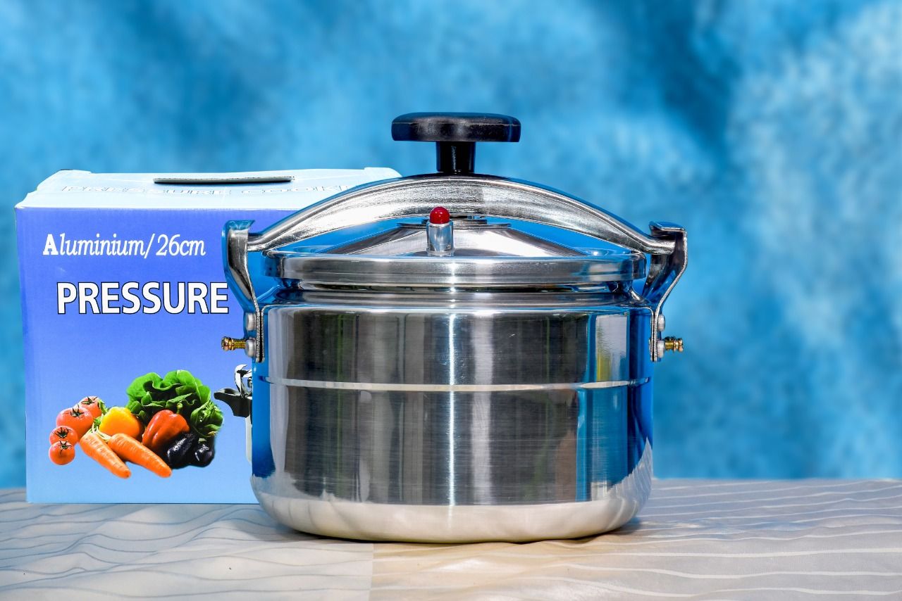 HIGH DURABILITY🦋Aluminium Pressure Cooker - Explosion Proof - 5 Litres - Silver🦋Enjoy quick and easy meals with delicious and tasty food. This explosion proof Pressure Cooker cooks 70 percent