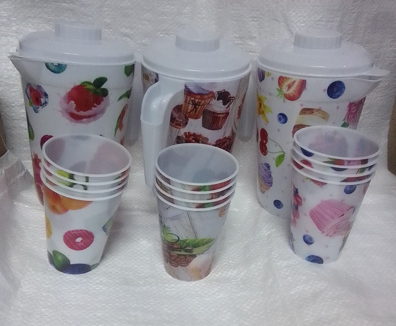 🎀RESTOCKED🤮Rok 5pcs Set Plastic Water Jug With Tumblers🤩perfect size and fits perfectly in the fridge. Handle for comfortable lifting and pouring. The effortless pouring makes this perfect for host